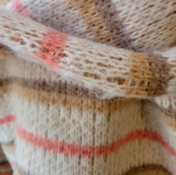 Easel Los Angeles Stripped Knit Sweater - Picture 13 of 14